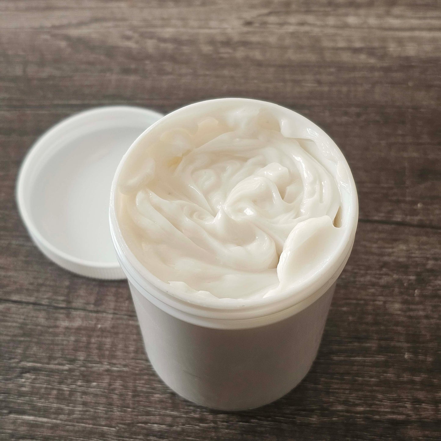 Walee Musk Al Tahara Skin Lotion 240mL (8 fl oz)